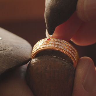 627-Ring DREI HERZEN. EINE LIEBE. Fassen Quadratisch