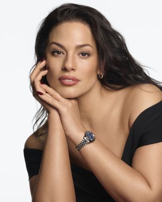 220.10.30.20.03.001 SE PR AT30AshleyGraham-Pose RVB 4x5