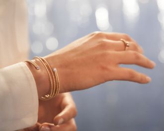 785-Armband UMARME MICH Solit„r am Model 2 1000x800px