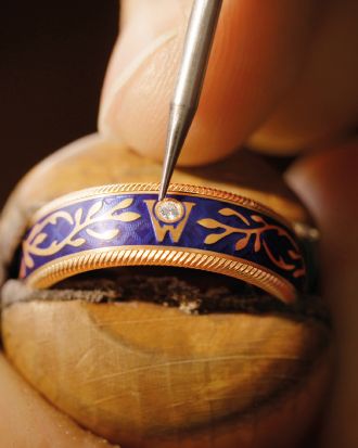 1080x1350 Wellendorff Ring Vergissmeinnicht Manufaktur