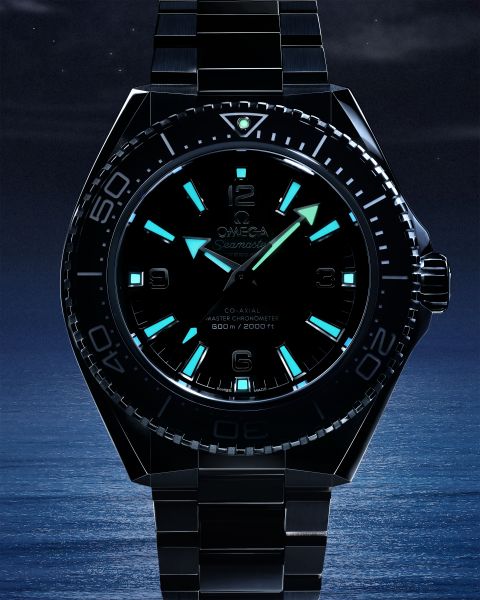 217.30.42.21.01.001 SE PO CloseUP Luminova 4 5 RVB